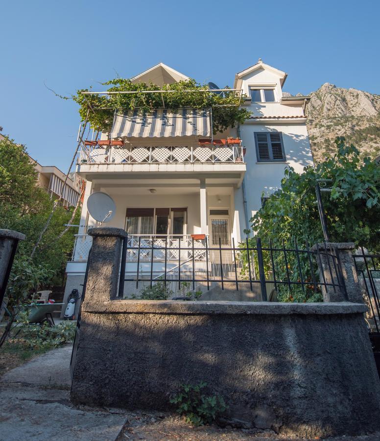 Apartment Kiwi Kotor Exteriör bild