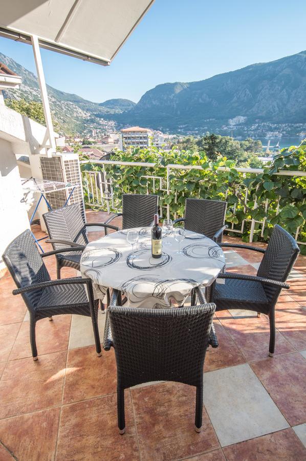Apartment Kiwi Kotor Exteriör bild