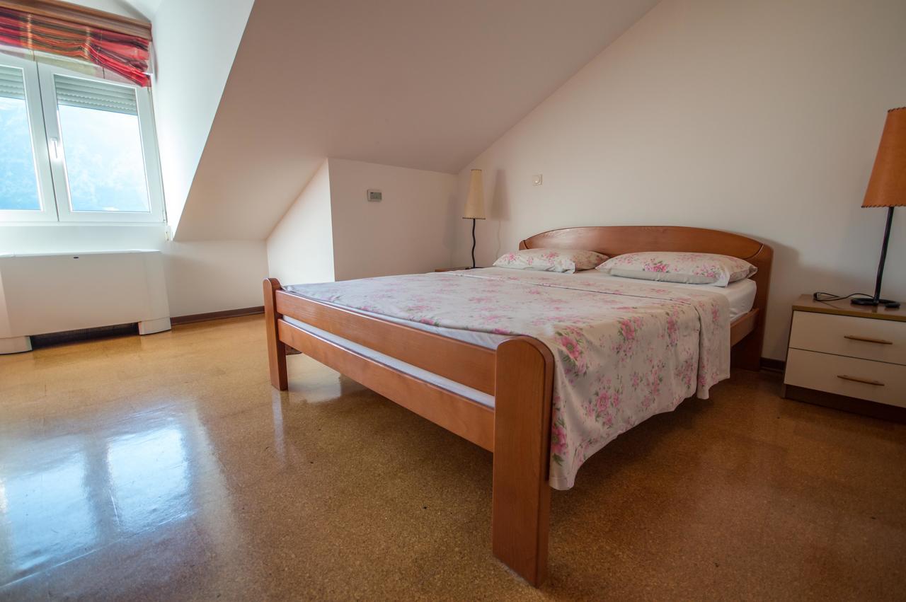Apartment Kiwi Kotor Exteriör bild